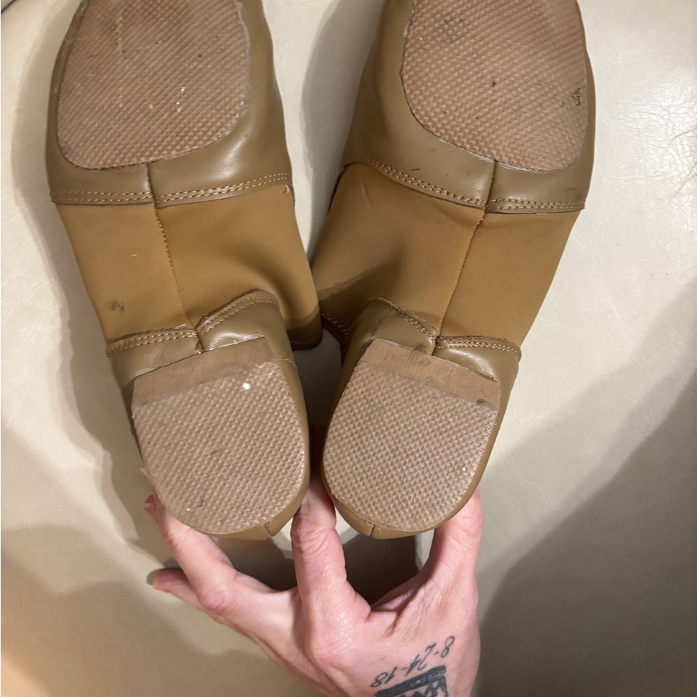 Women’s Tan Leather jazz/dance Shoes - Picture 5 of 6